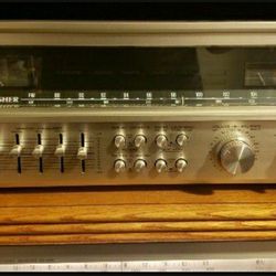 Nice vintage Fisher receiver 1978 75 W per channel built-in equalizer $350