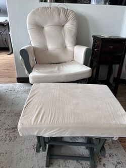 Glider with ottoman
