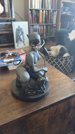 Catwoman statue: DC direct