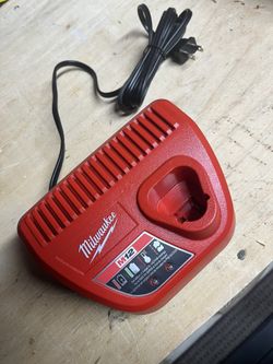 Milwaukee M12 Charger 