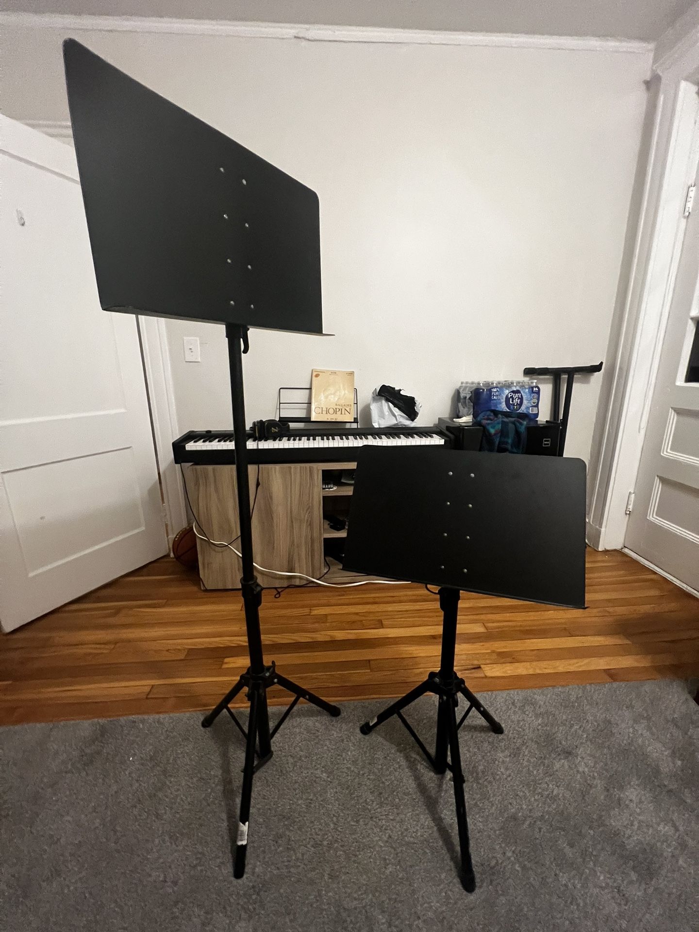 2 proline music stands