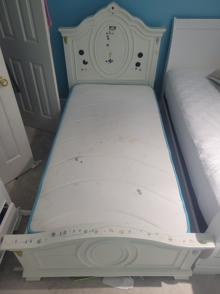Used Girls Twin Bed