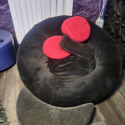 Star Craft Theater Seat  Asking 300 Hundred 