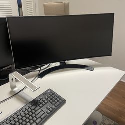 LIKE NEW | 34” LG Curved Ultrawide Monitor