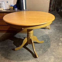 Round Oak Table