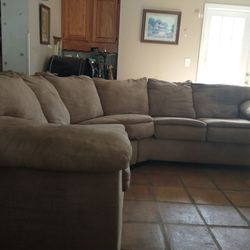 Beige Sectional Sofa 2 Pieces