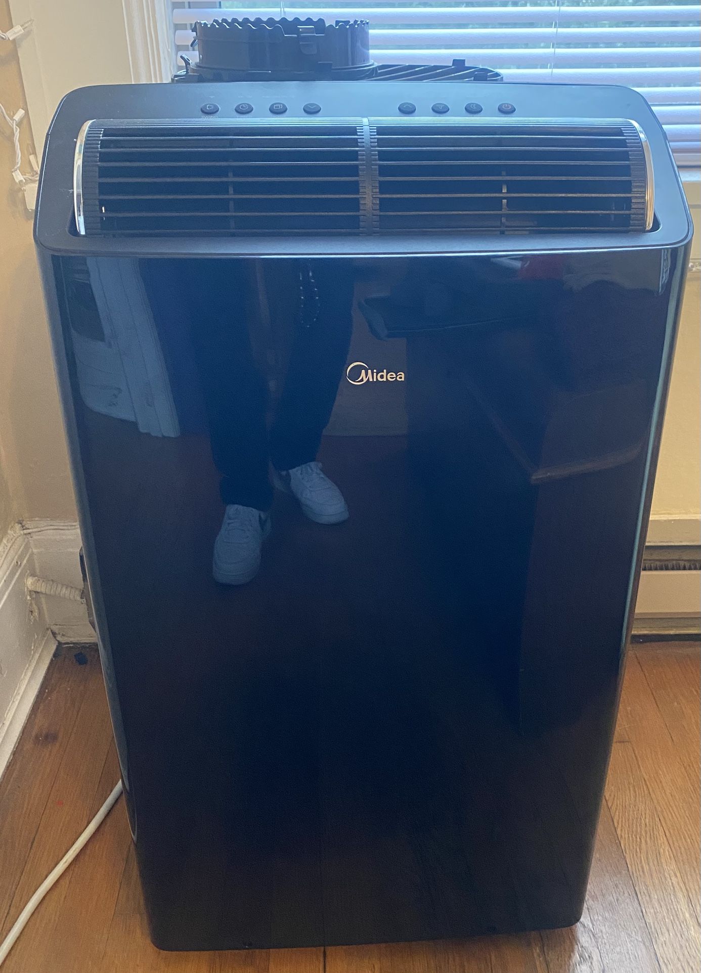 Midea Duo 14000 BTU (12,000 BTU SACC) High Efficiency Inverter Ultra Quiet AC,With Heat Up To 550 Sq.ft