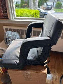 Picnic Time Ventura Stadium Seat/Backpack Style/Like New