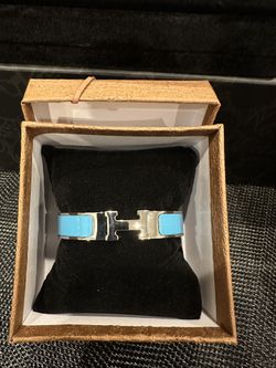  NEW Luxe Blue and Silver Letter H Bangle Bracelet