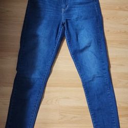Levi Womens Jeans 