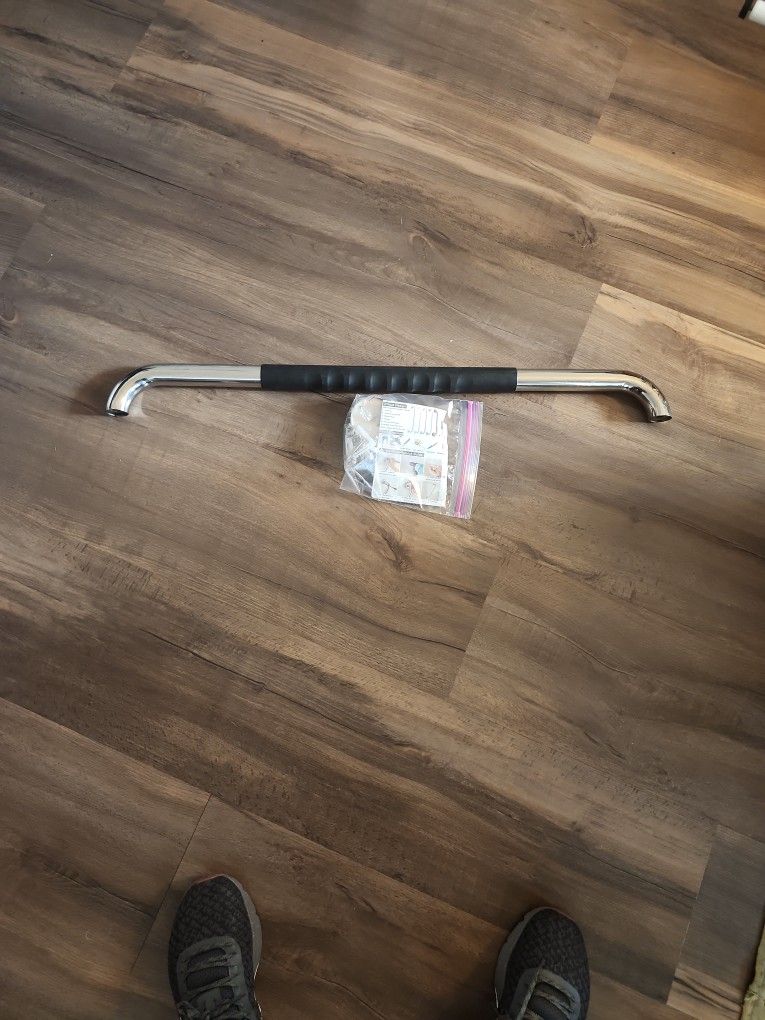 32in Chrome Shower Bar