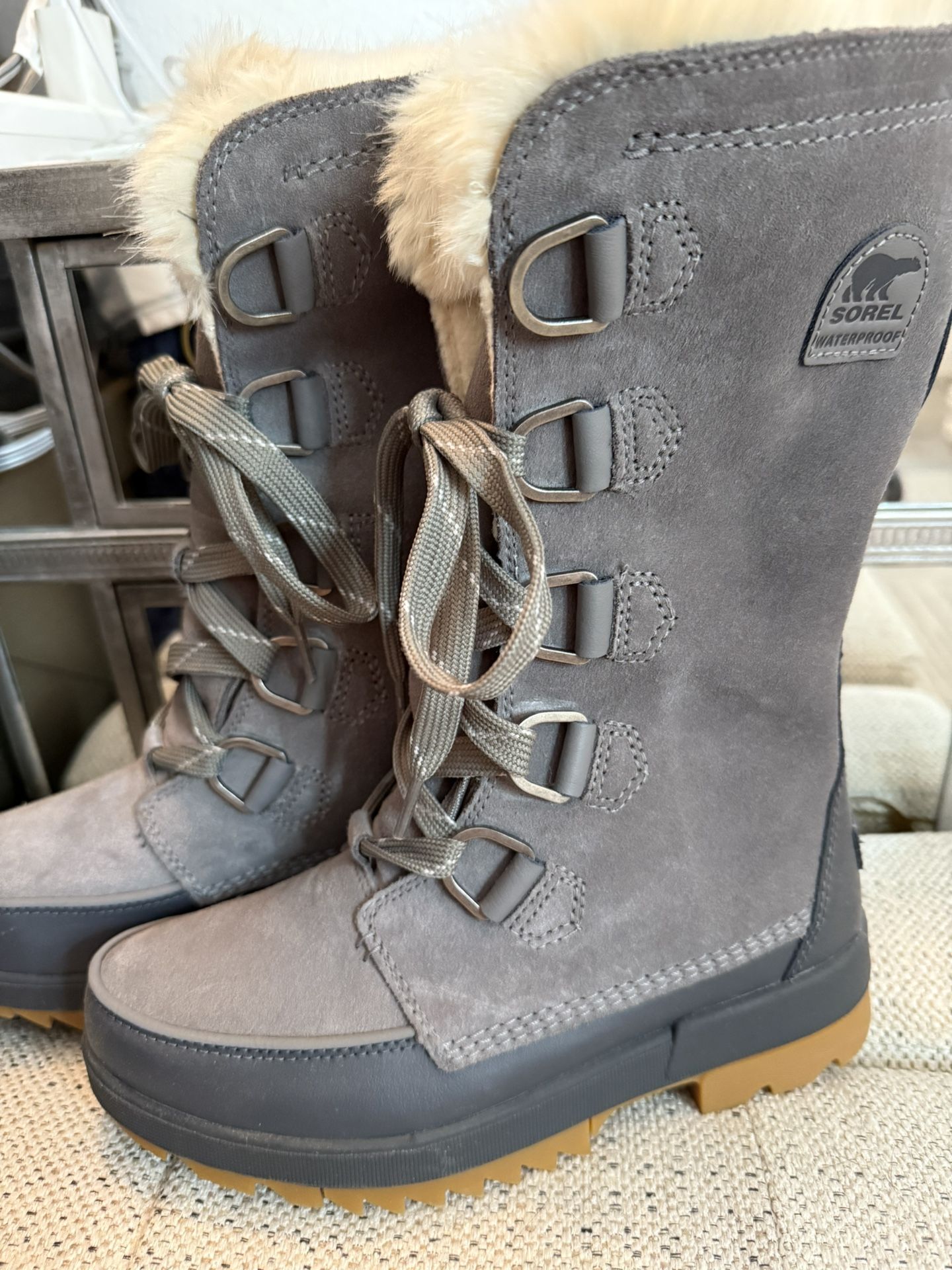 Sorrel Faux Fur Winter Boots Size 7 Women’s