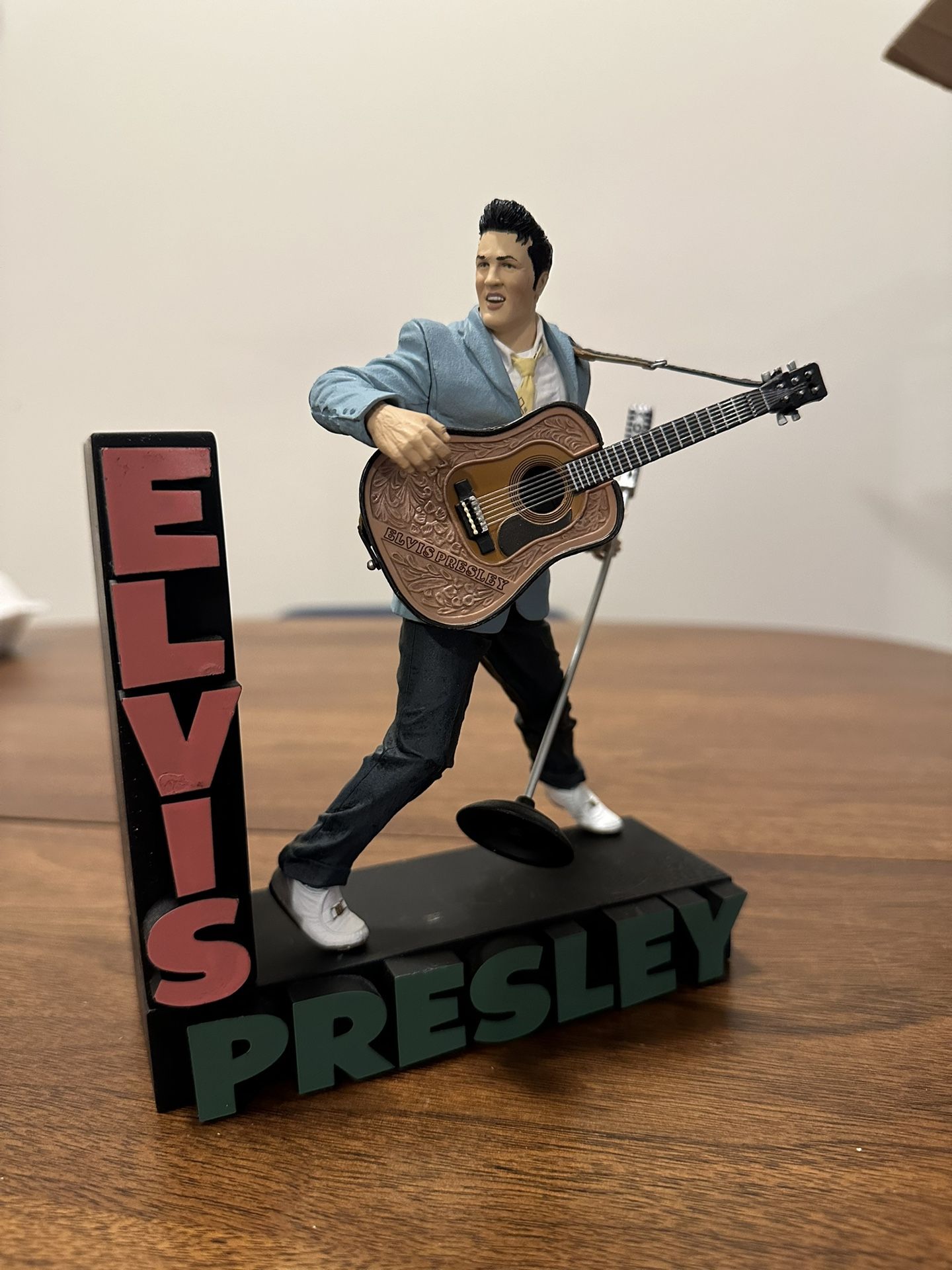 Elvis Macfarlane Figure Statue