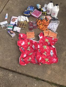 More than 100 pieces of beauty accessories