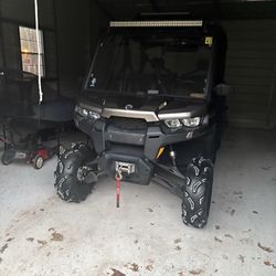 2017 CanAm DEFENDER HD8