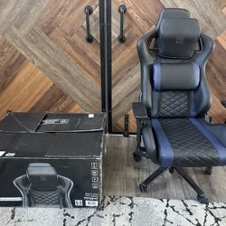 Office/Gaming Chair-Like NEW!!