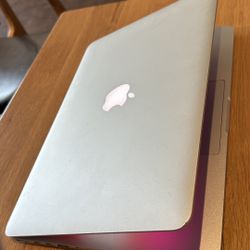 Apple MacBook Pro Retina Display Intel dual core i5 processor 8GB RAM 256GB SSD STORAGE DRIVE $220 