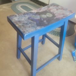 Cute little stool.