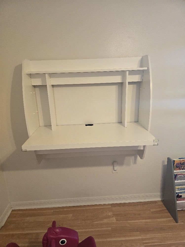 Floating Desk