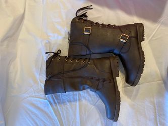 Girls boots