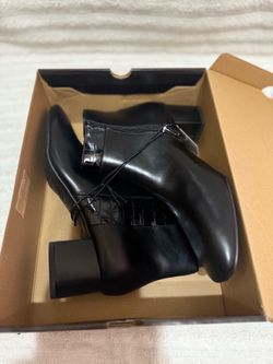 Women shoes size 11