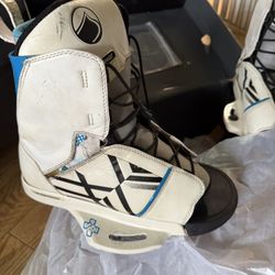 wake boatd boots size 9-10