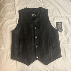 First Manufacturing Co Size . L Vest