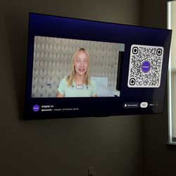 Insignia Smart TV 65”