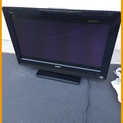 Sony Television KDL-32M4000 LCD Digital Color TV