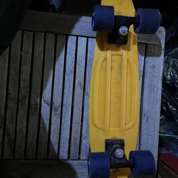Flybar Mini 22” Cruiser Skateboard