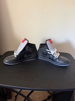 Nike : black Air Jordan  , Size: 7.5