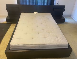 Full size bed
