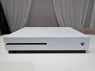 Xbox One S Console (White) with Controller