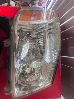 2004 Nissan Armada headlights