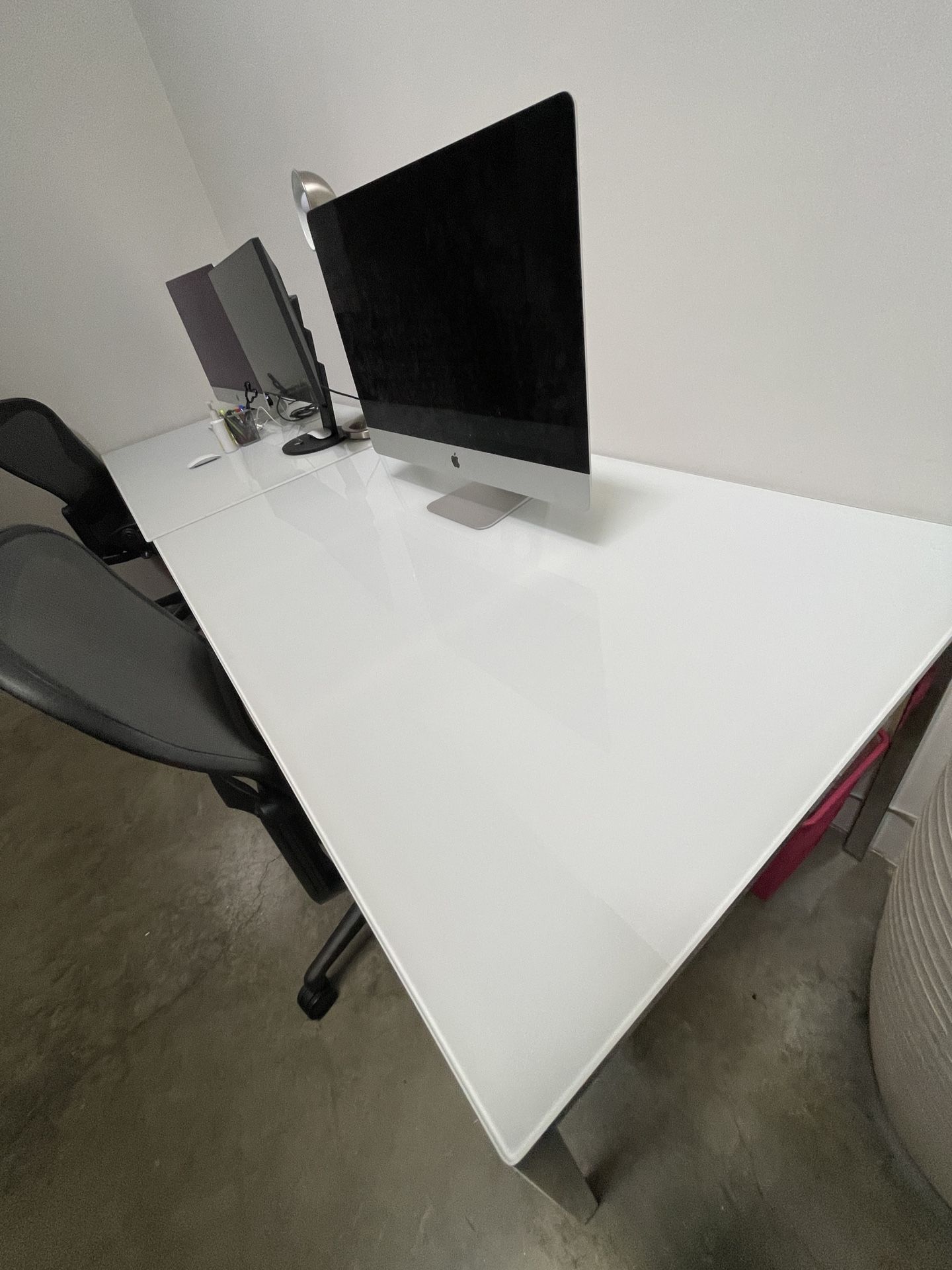 7 IKEA TORSBY DESKS