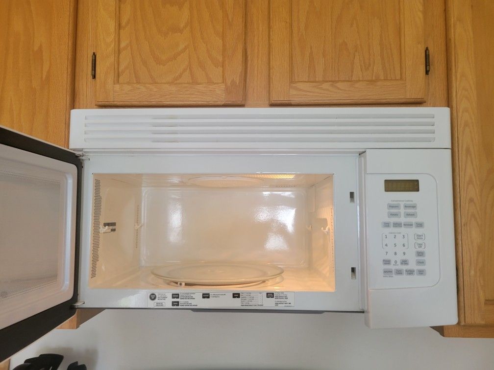 GE Microwave Over The Stove
