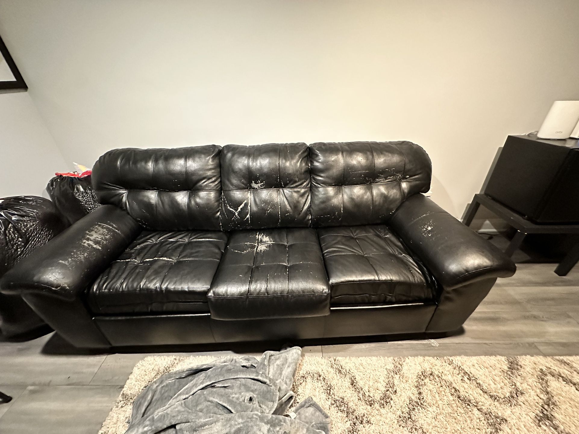 Leather Sofa With Pull Out Futon