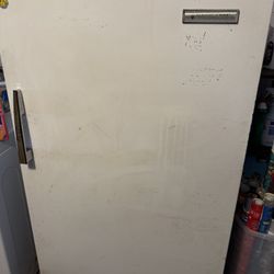 Magic Chef Upright Freezer 