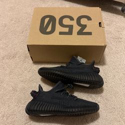 Yeezy Boost 350 V2 Black Non-Reflective Size 4.5M/5.5W