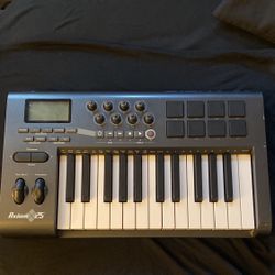 M-Audio Axiom 25 - Key USB MIDI controller 