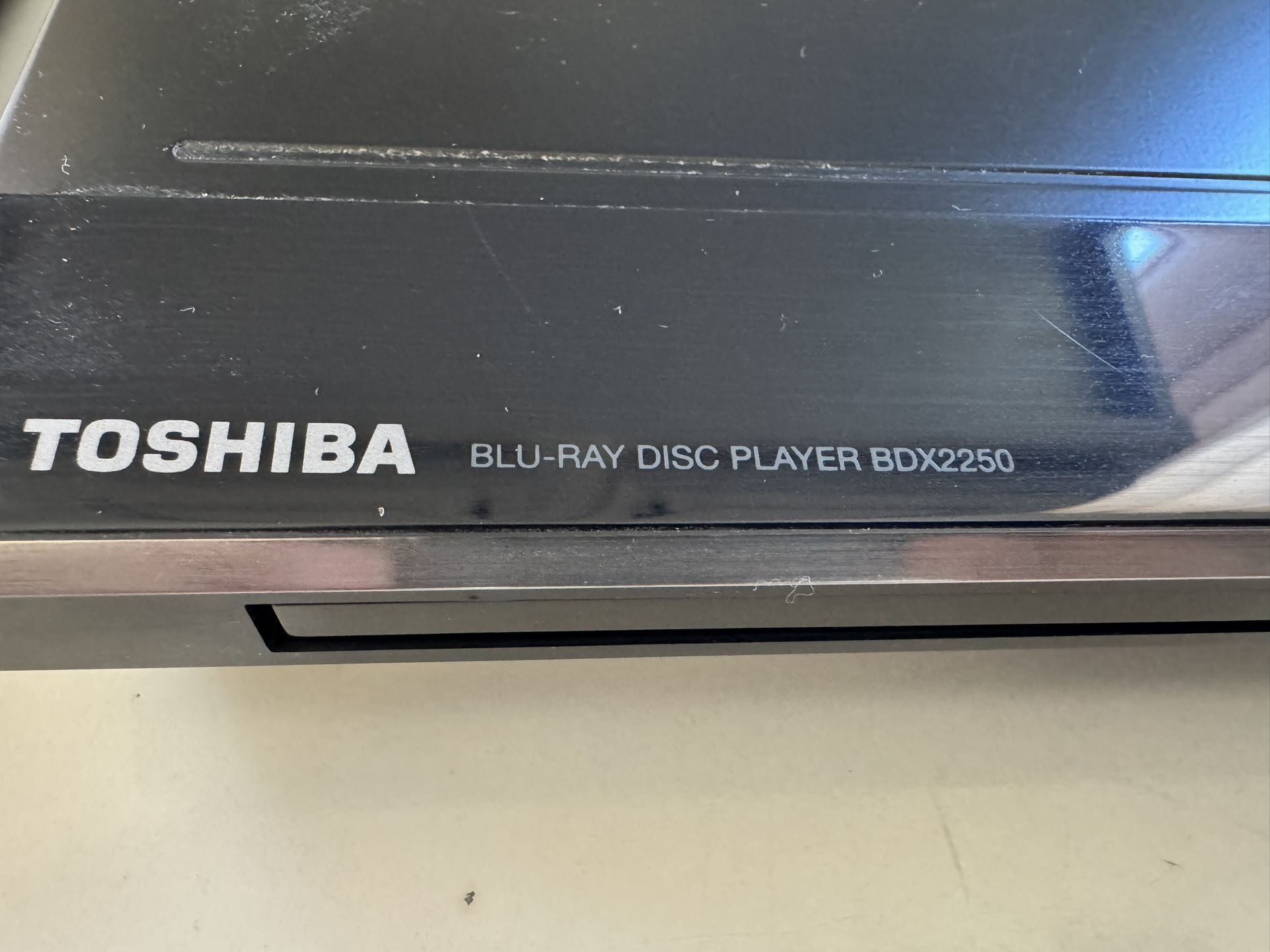 Toshiba Blu-ray Player With HDMI Cable And Remote