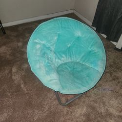 Plush Saucer Folding Chair