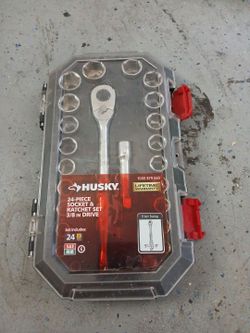 Husky 24 piece socket and ratchet set. 3/8 in