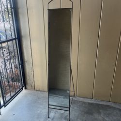 VINTAGE MIRROR