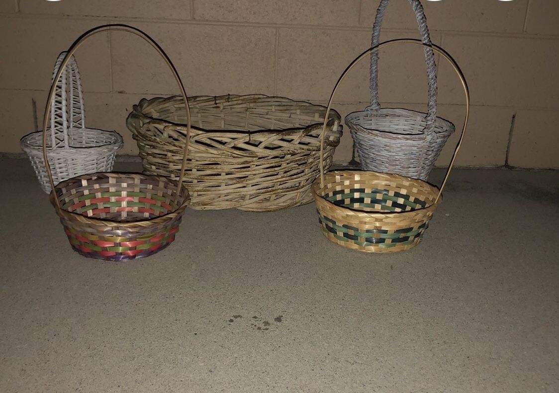 5 Wicker Baskets. Please Read Description.