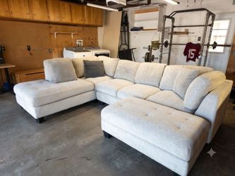Free Delivery! Light Gray Sectional Couch Sofa Chaise Foot Rest Ottoman L Shape Storage