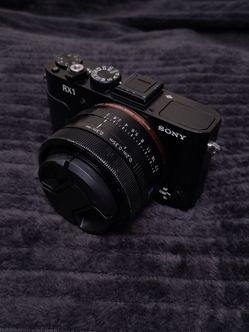 Sony Cyber-shot DSC-RX1 Compact DigitaCamera Black w/ Generic Lens Cap**READ**