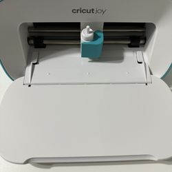 Cricut Joy + Essential Bundle 