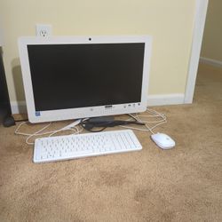 HP 22"  All-in-One Desktop Computer w/ Keyboard and Mouse