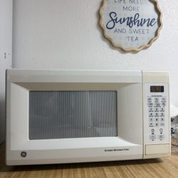 GE Microwave 1000 Watts 